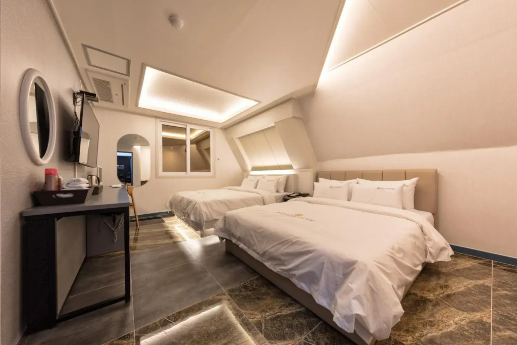 Ballantine Business Hotel