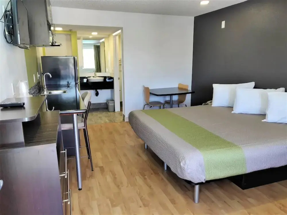 Studio 6-Fresno, CA - Extended Stay