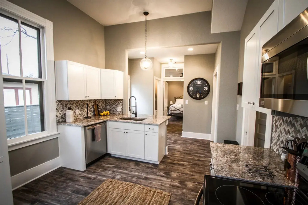 Restored Historic 2br/1.5ba House Near Downtown
