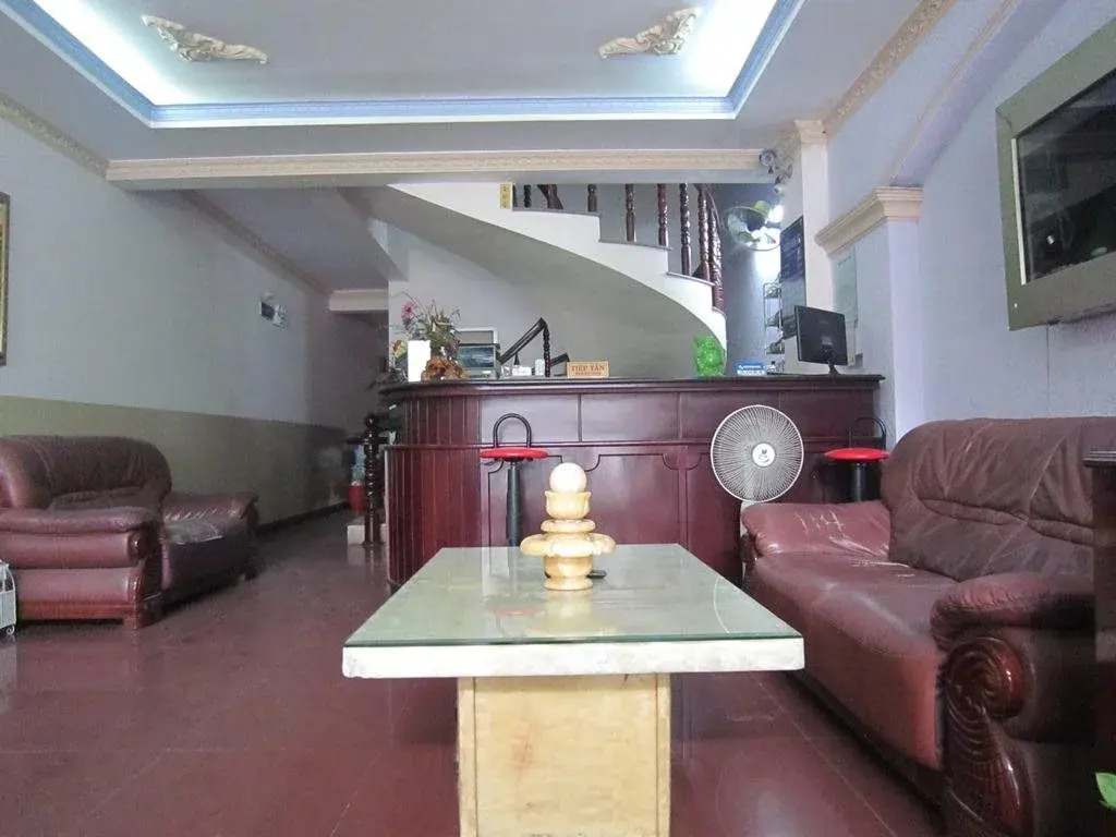 Ninh Hue Hotel