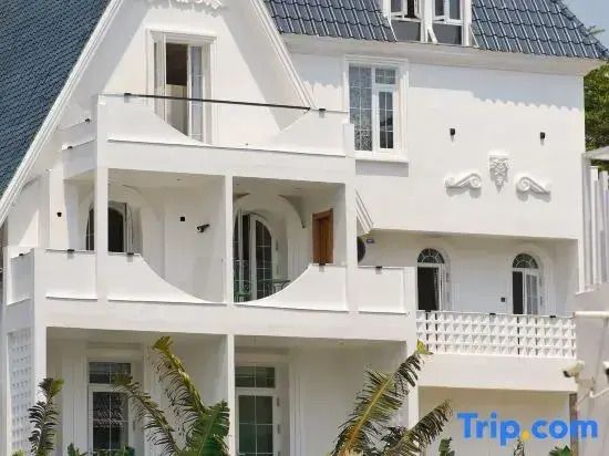 Beihai Yintan 8861 Coastal Resort Hotel