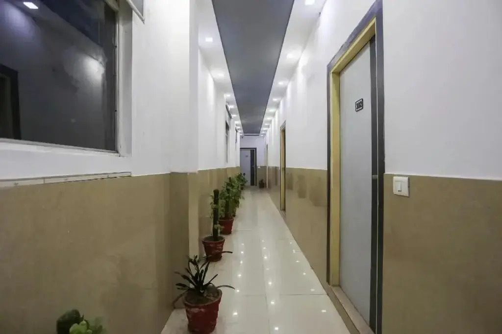 Hotel Cladis by Quadis - Sector 15 Noida