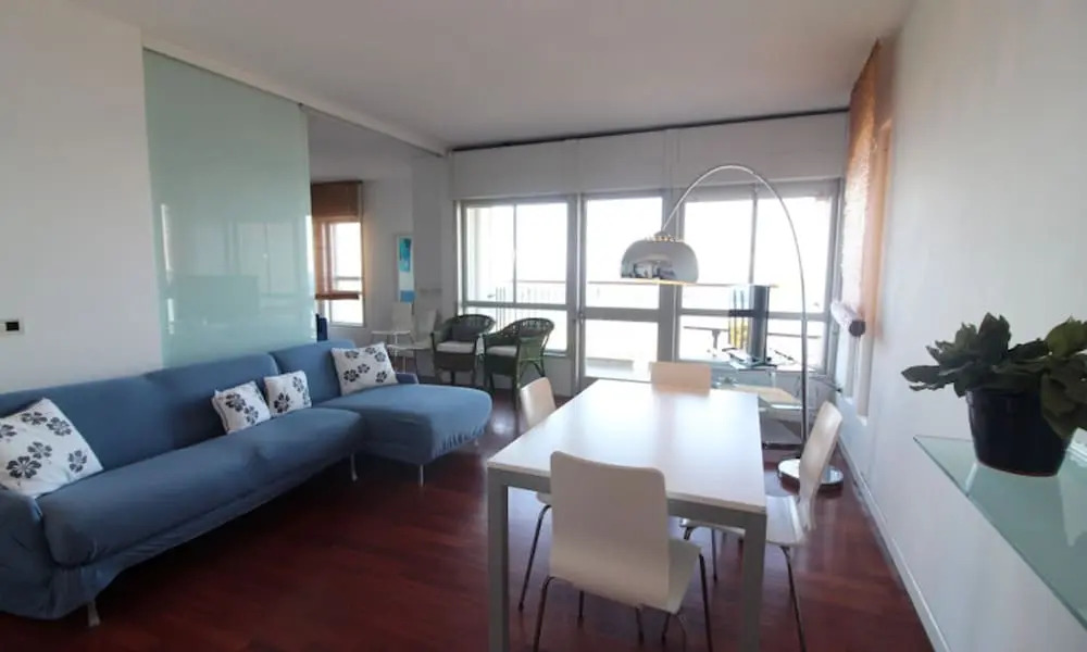 Spacious Apartment With sea View