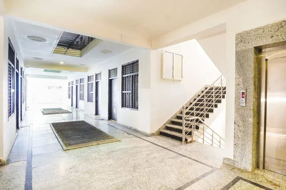 Oyo Flagship 46230 Atta Market