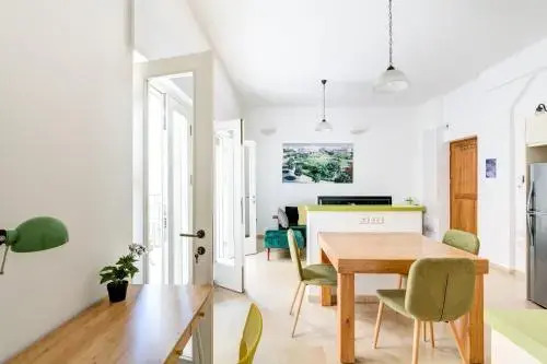 TLV2RENT Unique Dizengof Apartment
