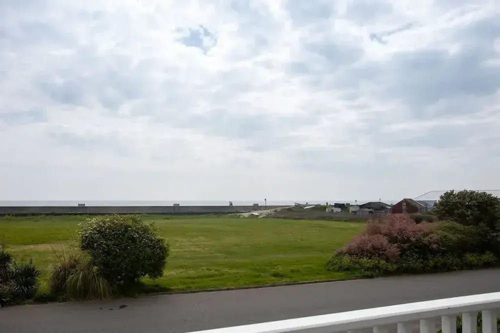 Bright Modern Selsey Seafront Home