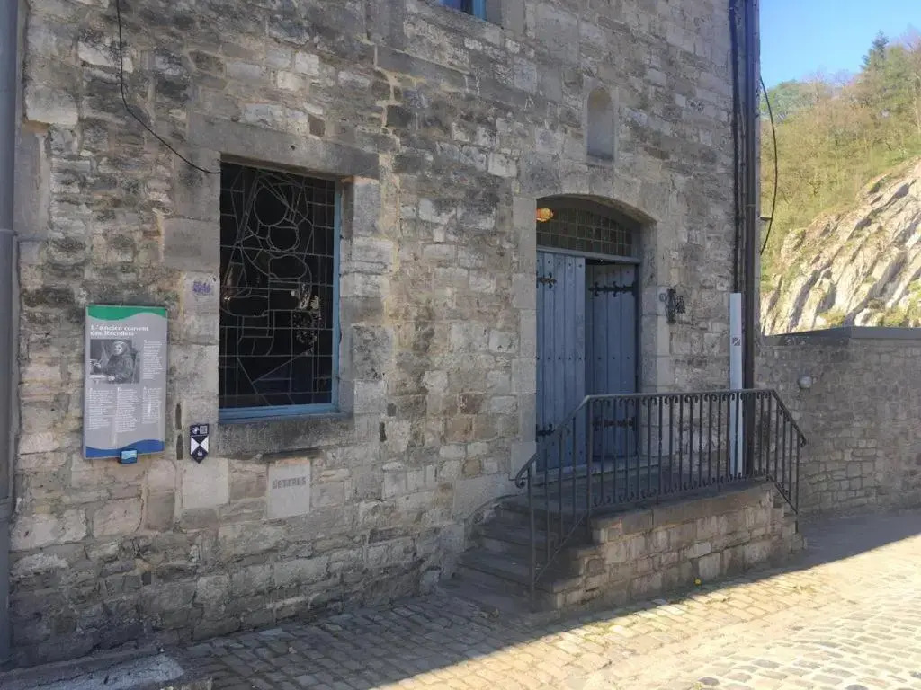 Les Roques Apartments in historical Monastery