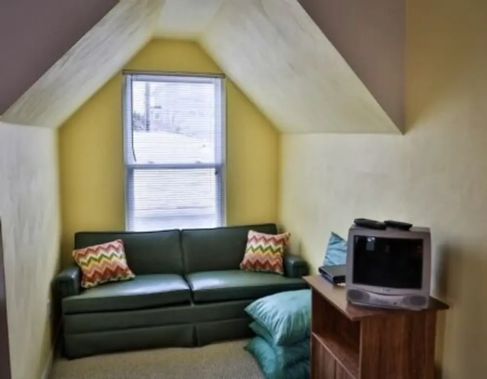 108a 87th Street Home 5 Bedrooms 3.5 Bathrooms Home