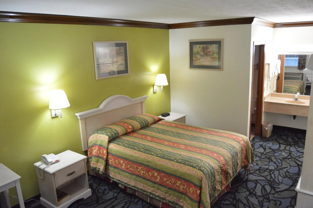 Economy Inn - Akron