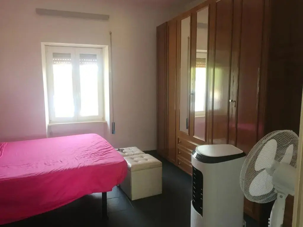 2 bedrooms appartement with enclosed garden and wifi at Cioccatelli 1 km away from the beach