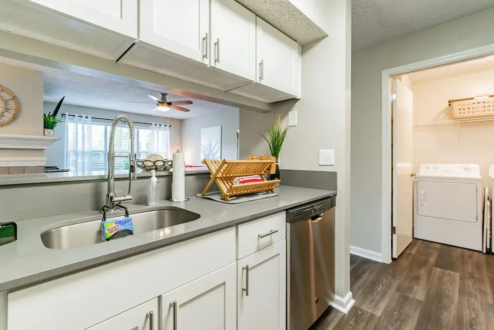CP-514: Luxury Clearwater Apartment