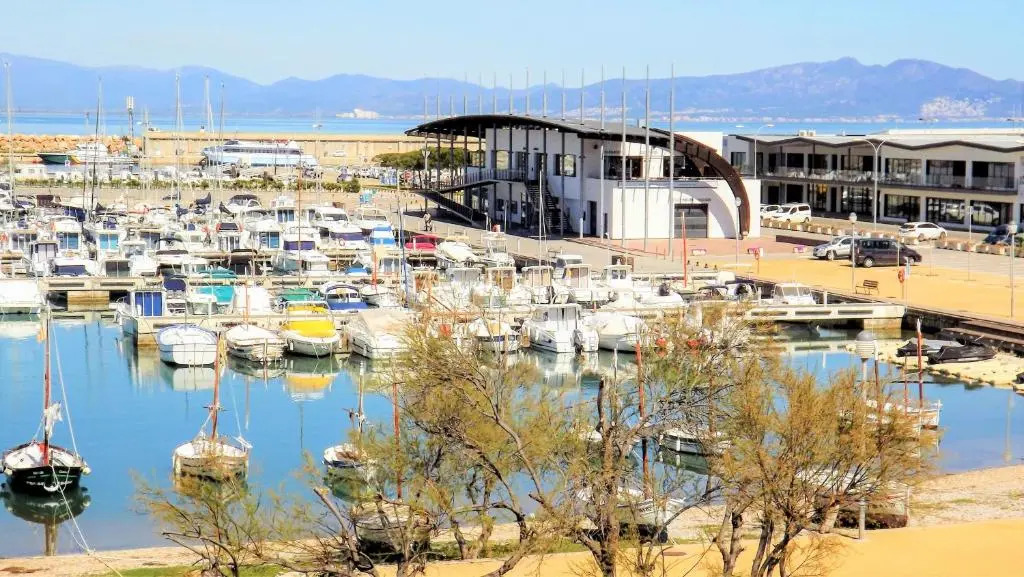 Apartaments Club Nautic LEscala