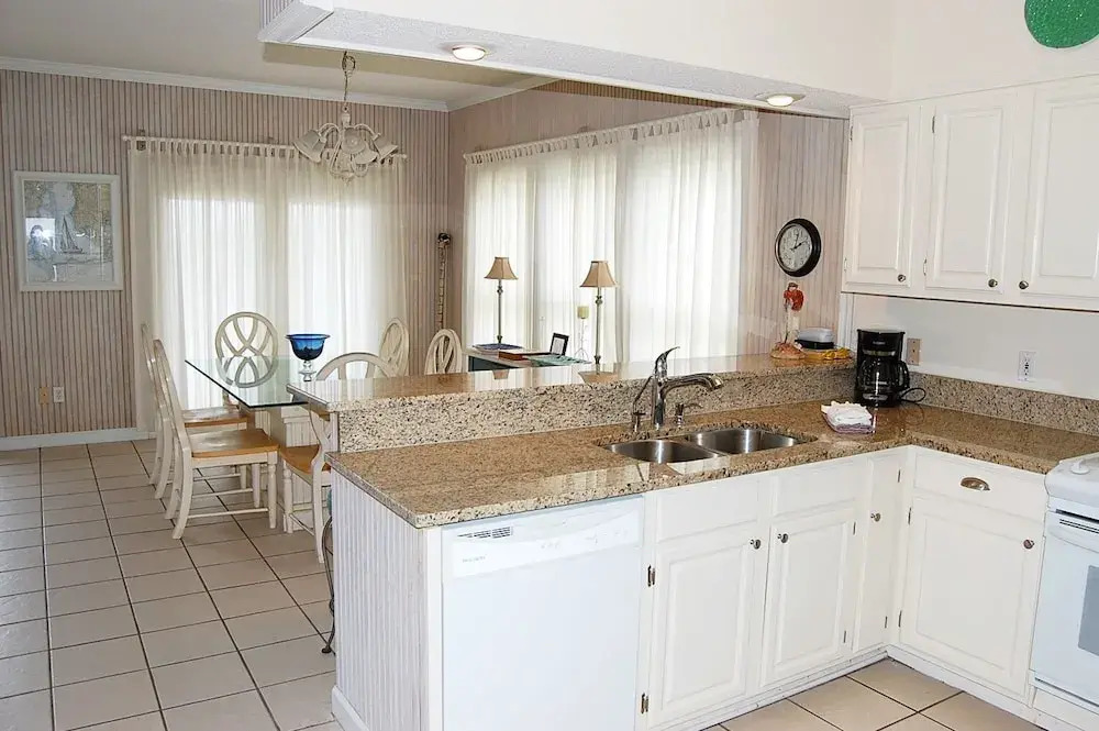 Hayley House Beachside 12 - Four Bedroom Vacation Home