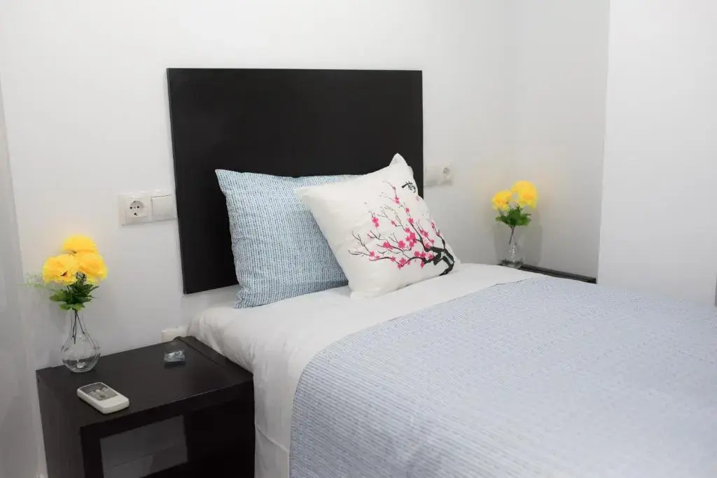 AYZ Frailes - Auto check-in property