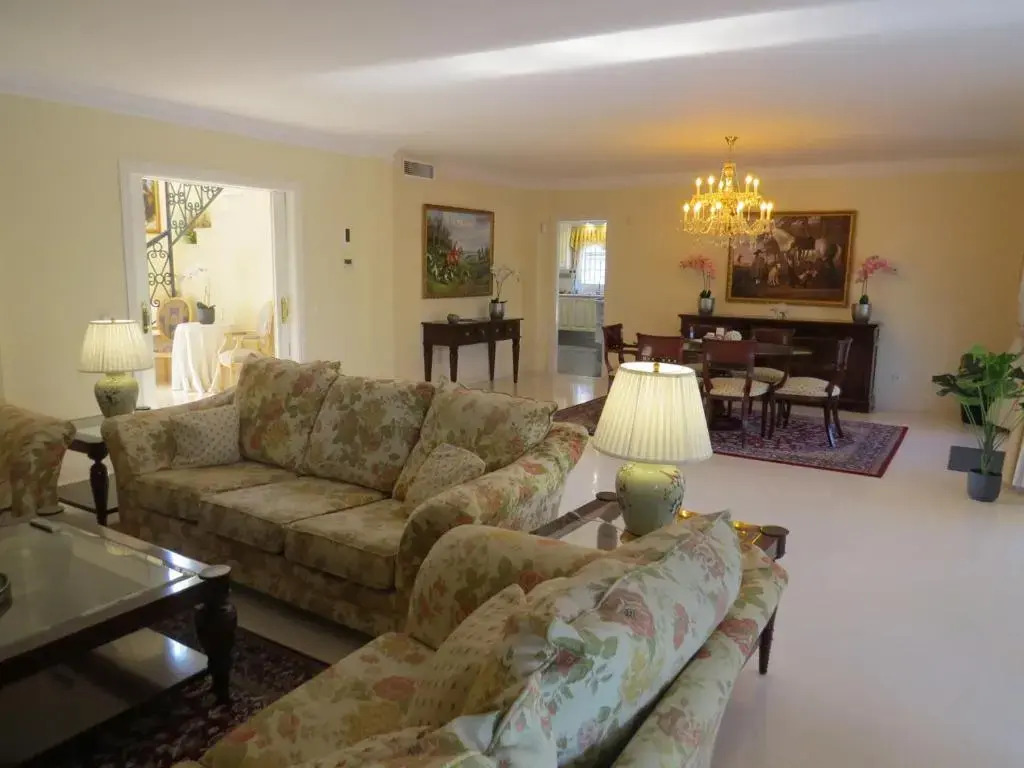 Spacious 700m2 villa, Golfers paradise.