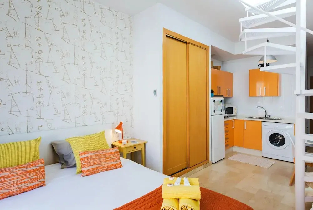 Studio in Málaga, With Wonderful City View, Furnished Terrace and Wifi