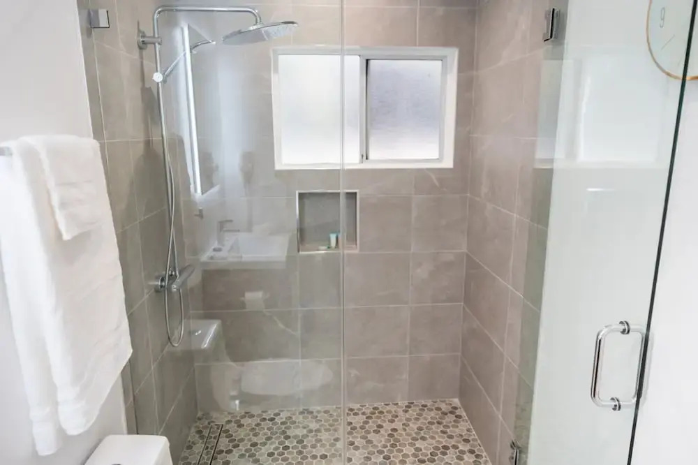 Toluca Lake Modern 1BR Fully Renovated Remodeled in 2023 w Ev-charger p70