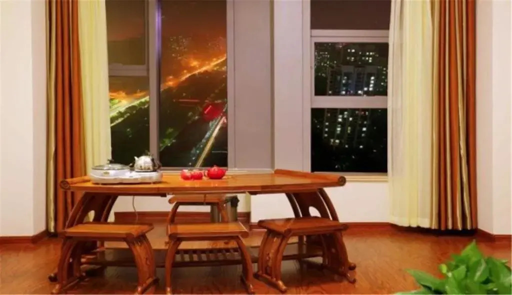 Xinlong Holiday Inn University of Petroleum
