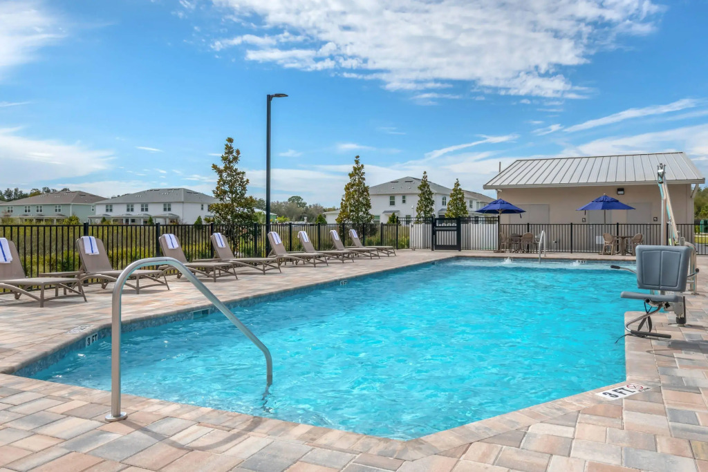 Comfort Inn & Suites Orlando Sanford Airport