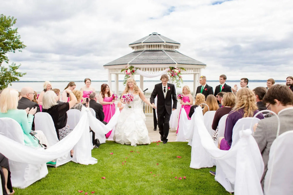Terrace Bay Hotel - Lakefront