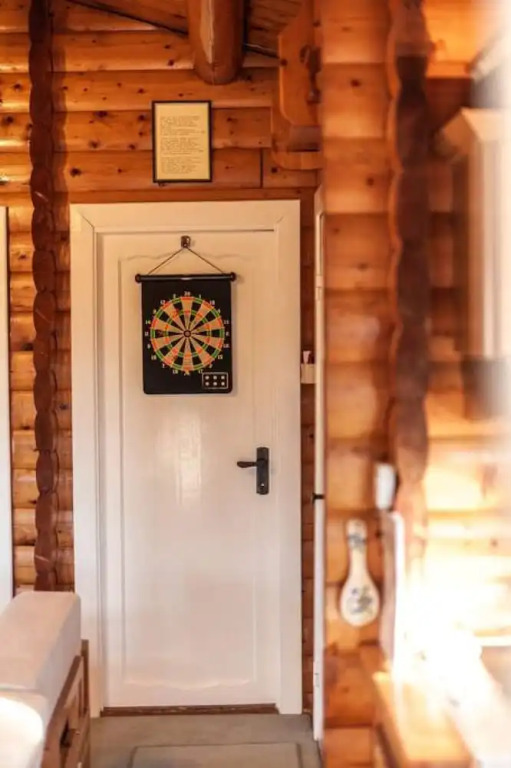 Spacious 3 Bed Log Cabin in Snowdonia Mountains
