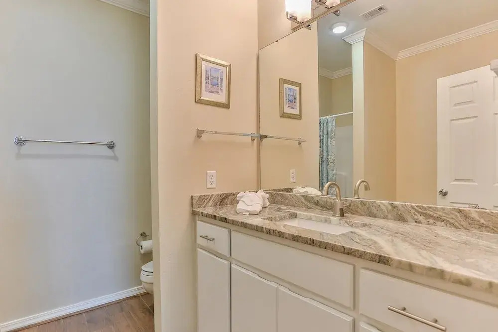 Ocean View Abode Luxurious 4bd, Walk to Beach!
