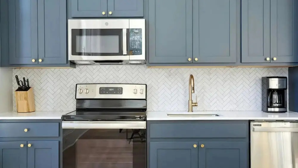 Sleeps 16 4 Units, Steps to the French Quarter The Harlequin by Avantstay
