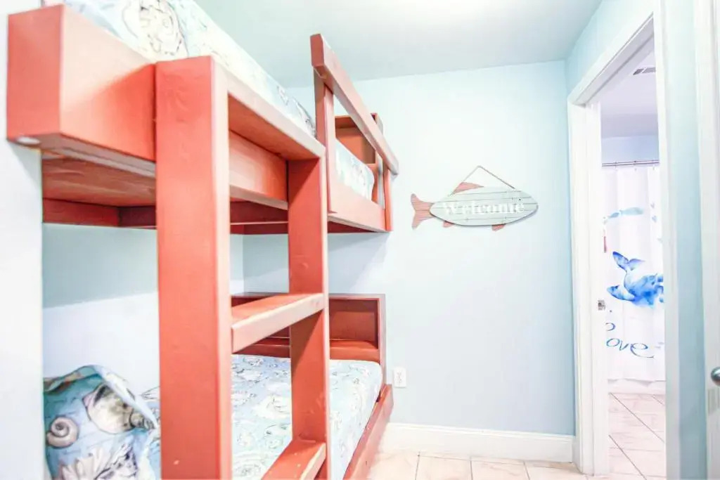 11 TH FLOOR In Laketown Wharf 1 BD, 2 Bathroom with Amazing Amenities, 1114!