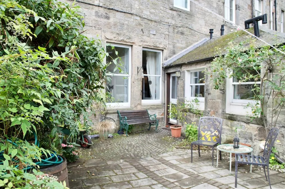 Central 2 Bedroom Home In Edinburgh