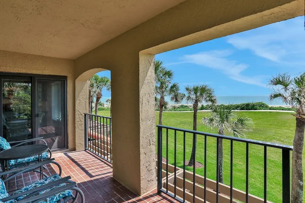 Lovely Amelia Island Condo With Pool, W/D & Central AC