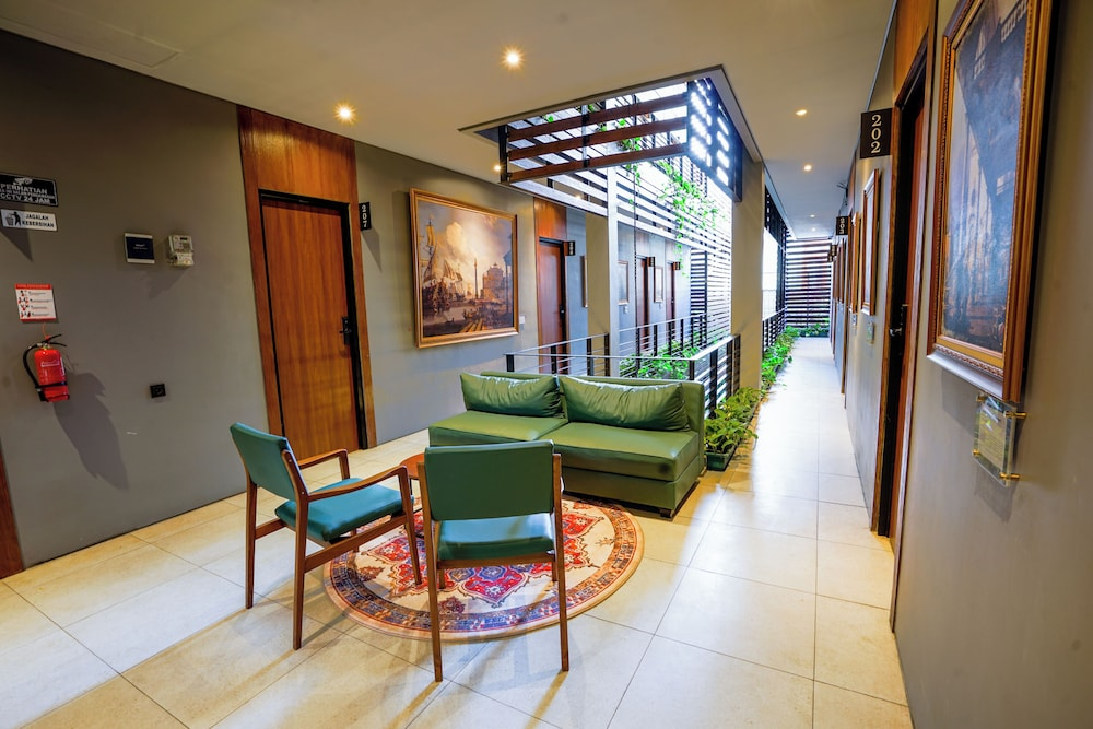 Hebe Hotel, Hostel & Hospitality Network