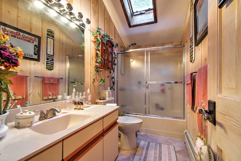 West Dover Vacation Rental w/ Hot Tub Near Mt Snow