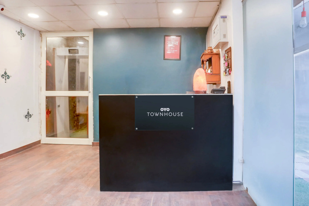 Townhouse Saket Residency Near Saket Metro