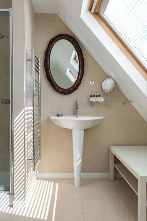 Somerset Square by Onefinestay