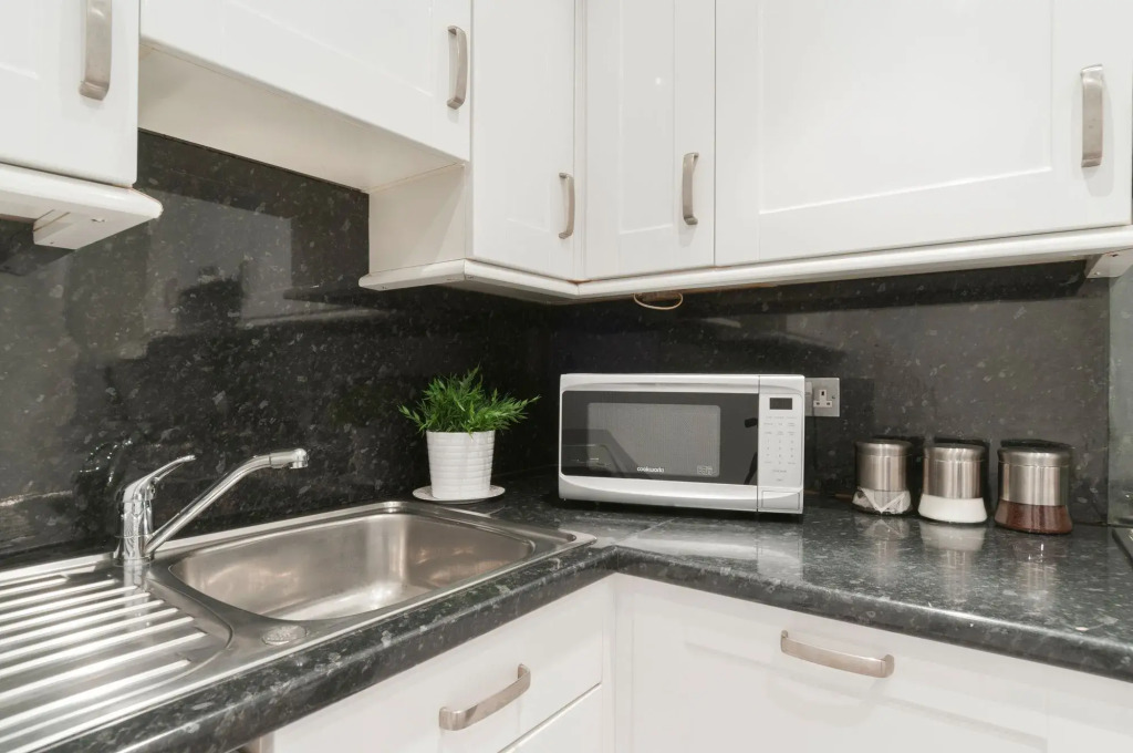 Canonmills Apartment