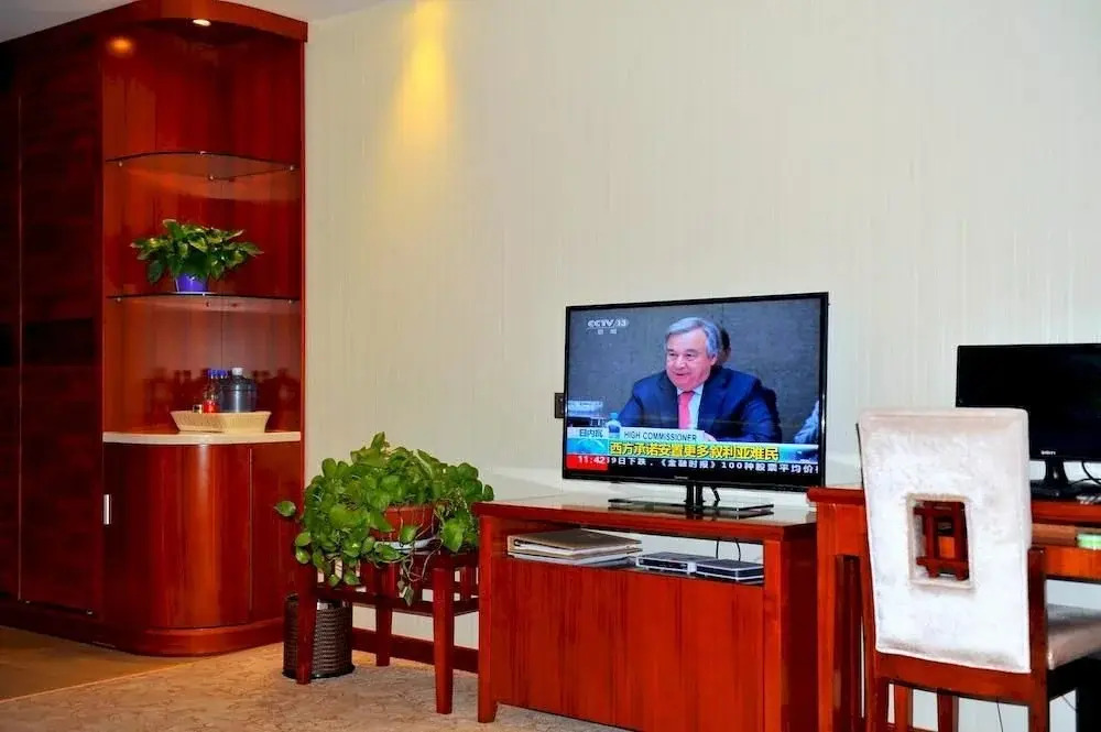 Yanan Rootlots Hotel