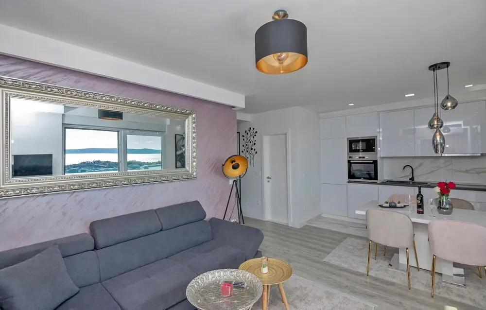 Amazing Apartment in Makarska With 2 Bedrooms and Wifi