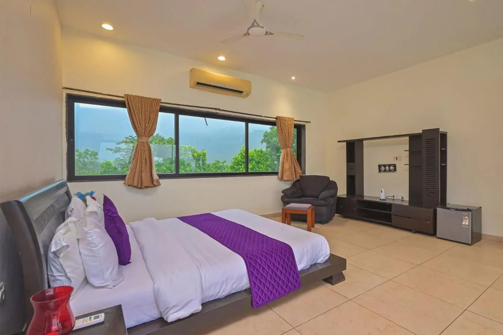 StayVista at Lake Mansion