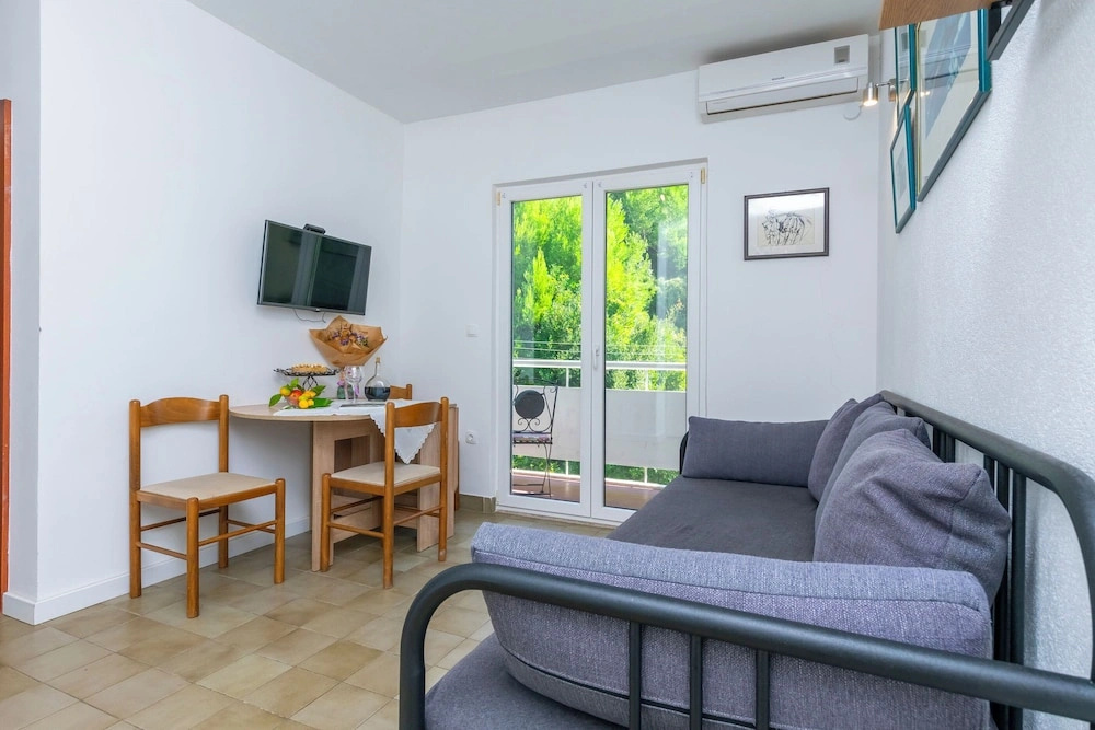 Apartment Livr