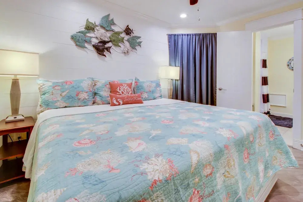 Maravilla Condos - Anchors Away