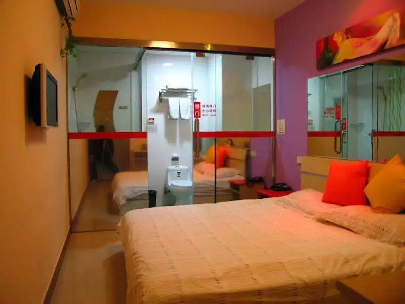 Stars 99 Hotel (Shanghai Changhai Hospital)