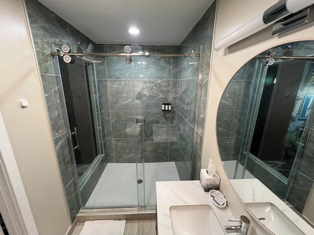 Lighthouse Suites