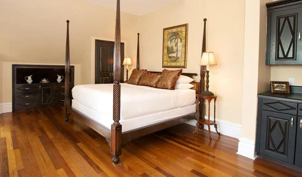 Southernmost House - Adult Exclusive