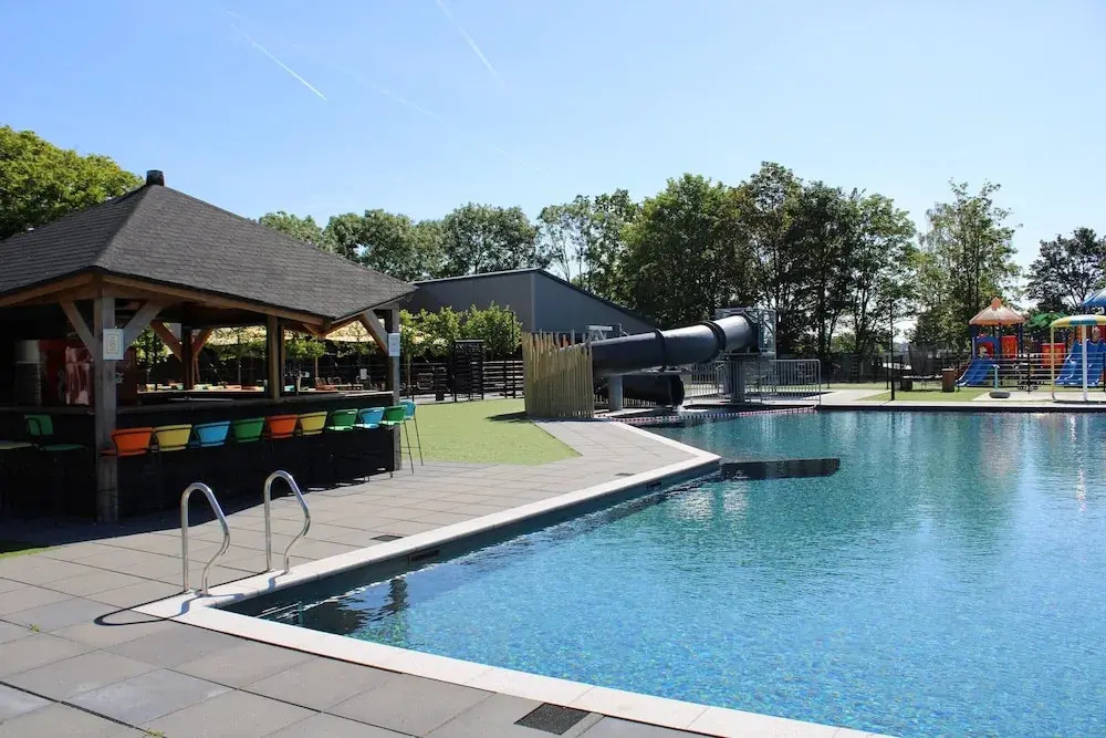 Romantic Boathouse Getaway in Lathum