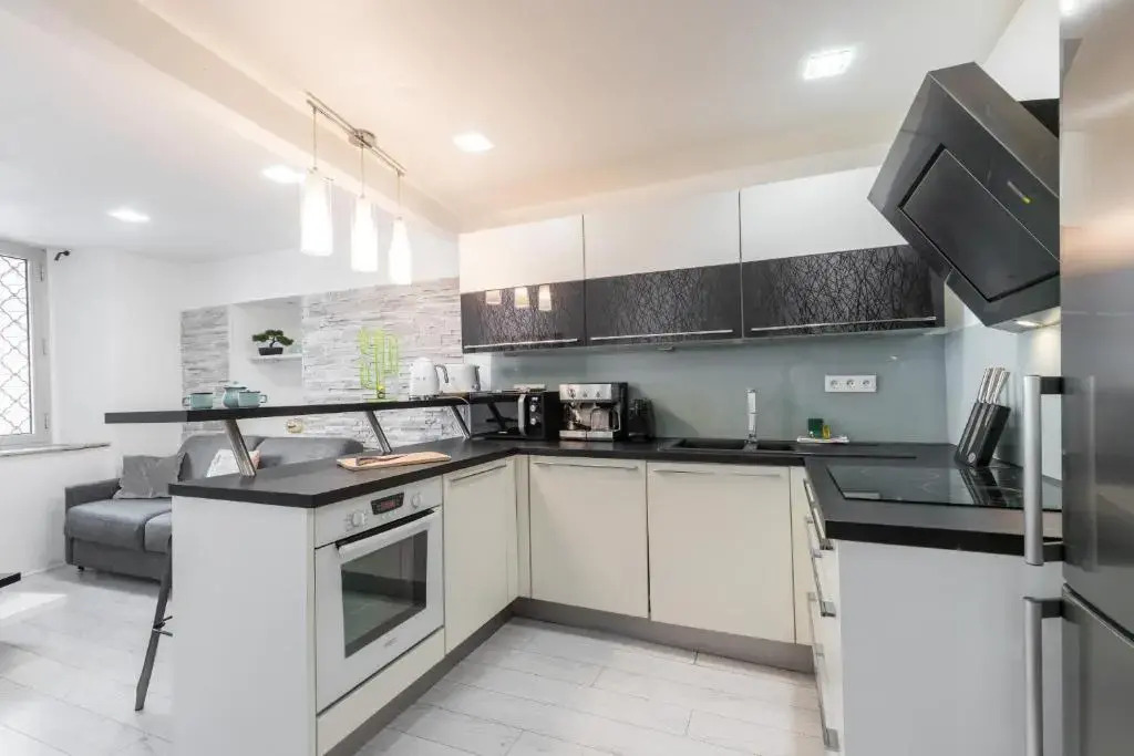 Amazing 3 Bdrs And Garden Place du Pin Parking !