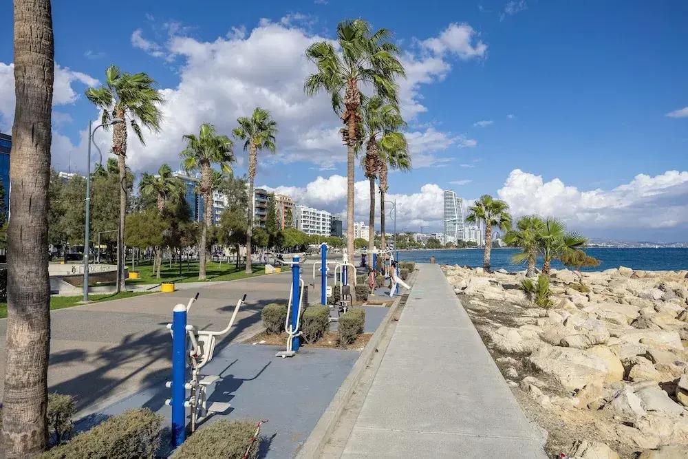 75 Prokymea- Steps From the Sea, Downtown, Balcony