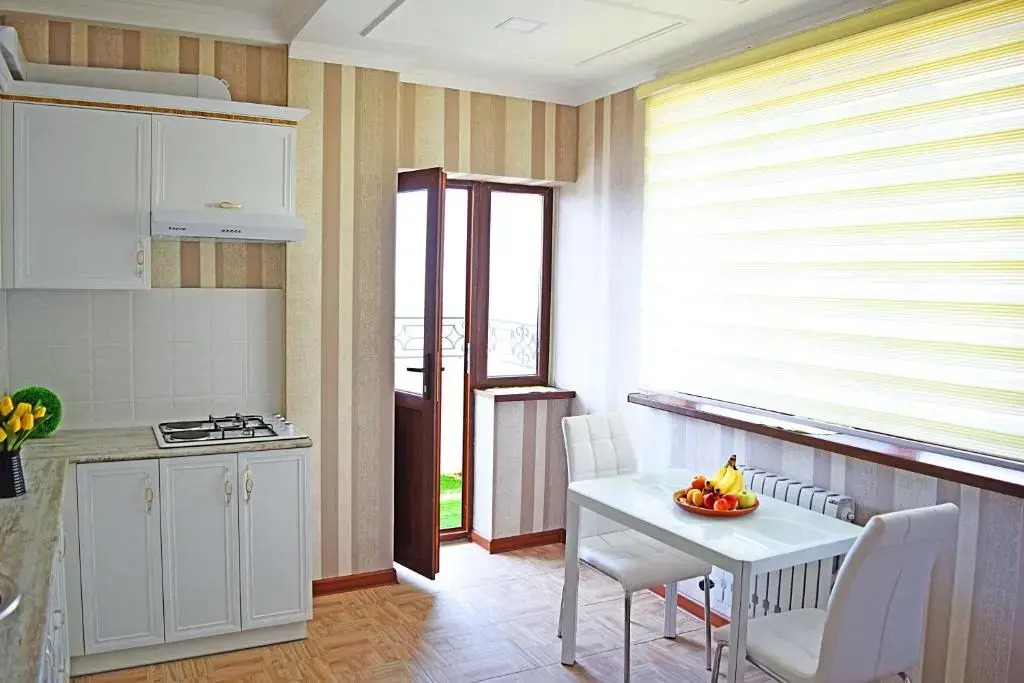 Bishkek Sunny Apartment in the center