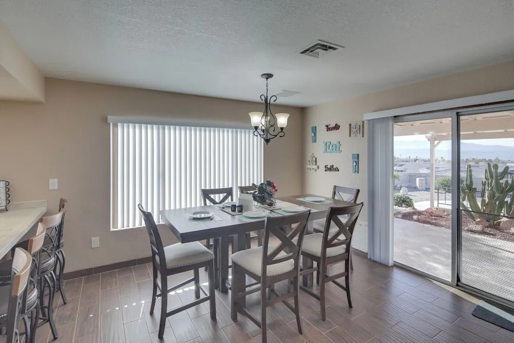 2 Mi to Lake Havasu: Private Oasis w/ Pool & Views