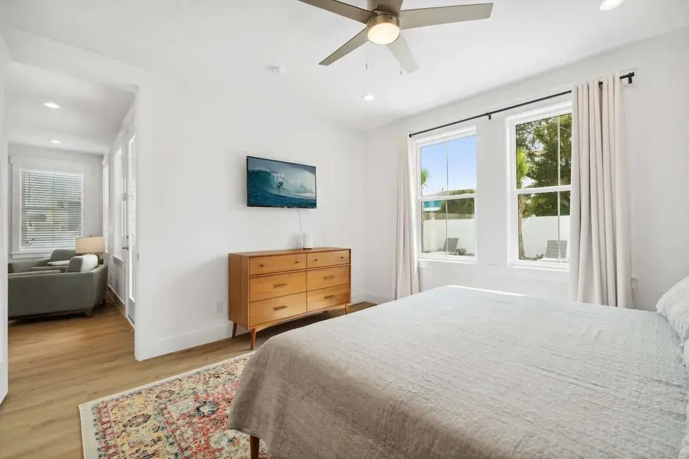 Blissful Getaway 4 BDR Whole Home Heated Pool!
