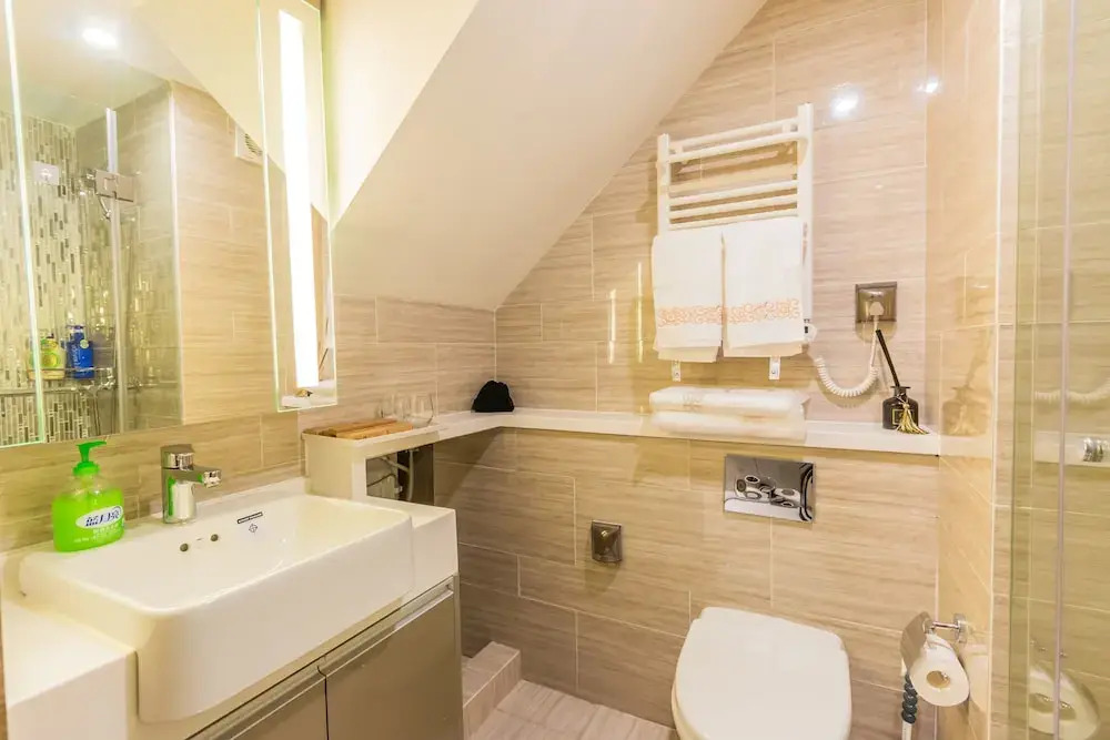 Wisetrip Service Apartments (Wisdom Gate)